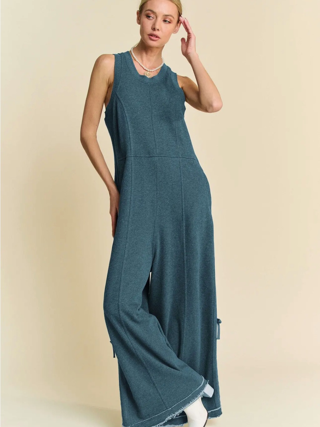 Davi & Dani Sleeveless Wide-Leg Jumpsuit In Teal-Blue